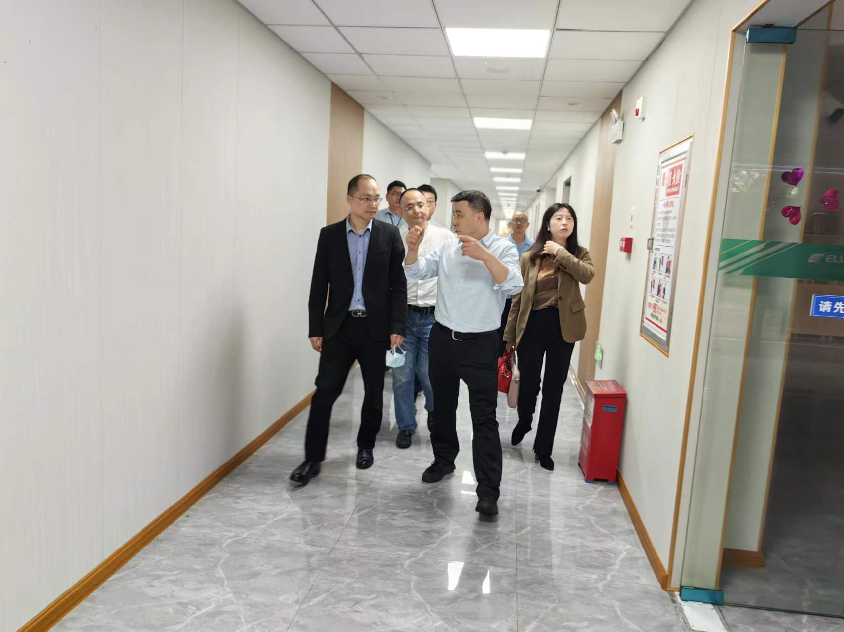 節(jié)后慰問暖人心 | 九洲集團(tuán)黨委書記、董事長(zhǎng)楊保平一行慰問依頓電子全體員工 